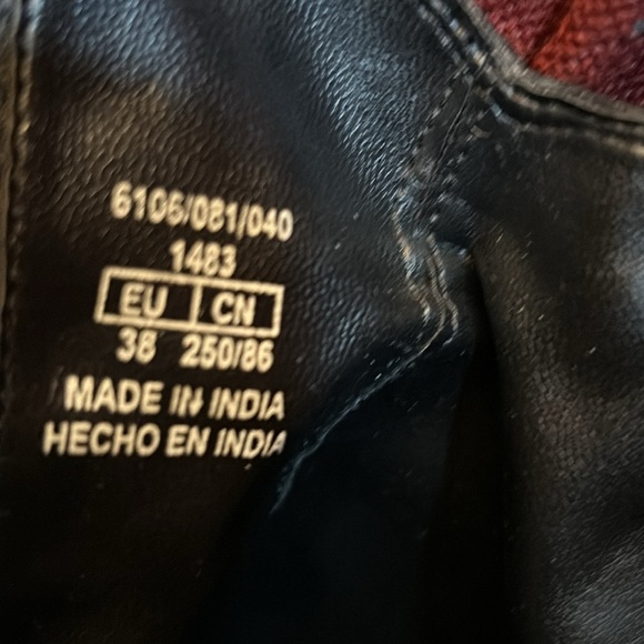 Zara black heeled cowboy ankle boots  Size 7 black - Picture 6 of 6